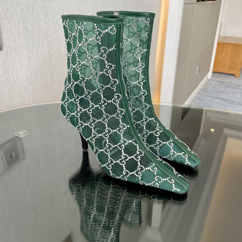G*u*i boots